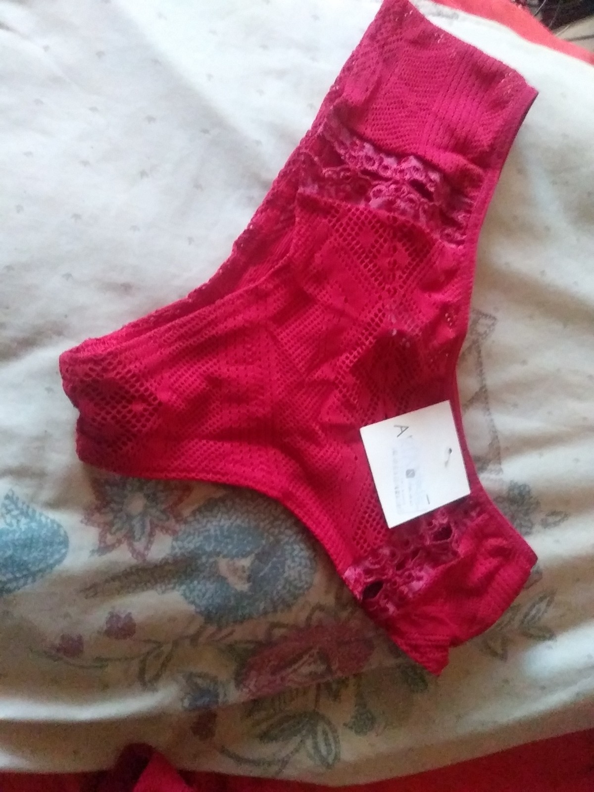ARIANNE LINGERIE CAMISOLE AND PANTIES SIZE SMALL RED BURGUNDY KNIT NWT