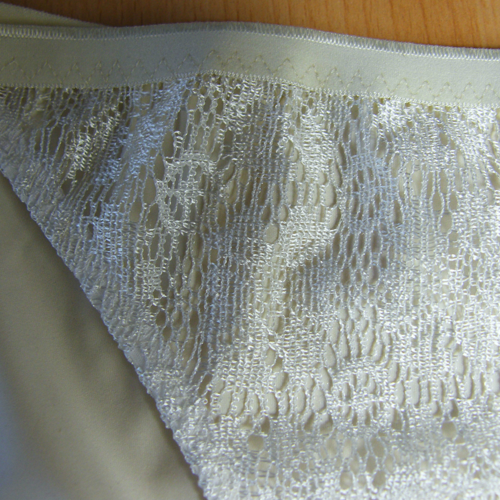 Women’s thong knickers-with lace insert-cream-sizes 36/38 + 40/42 + 44/46