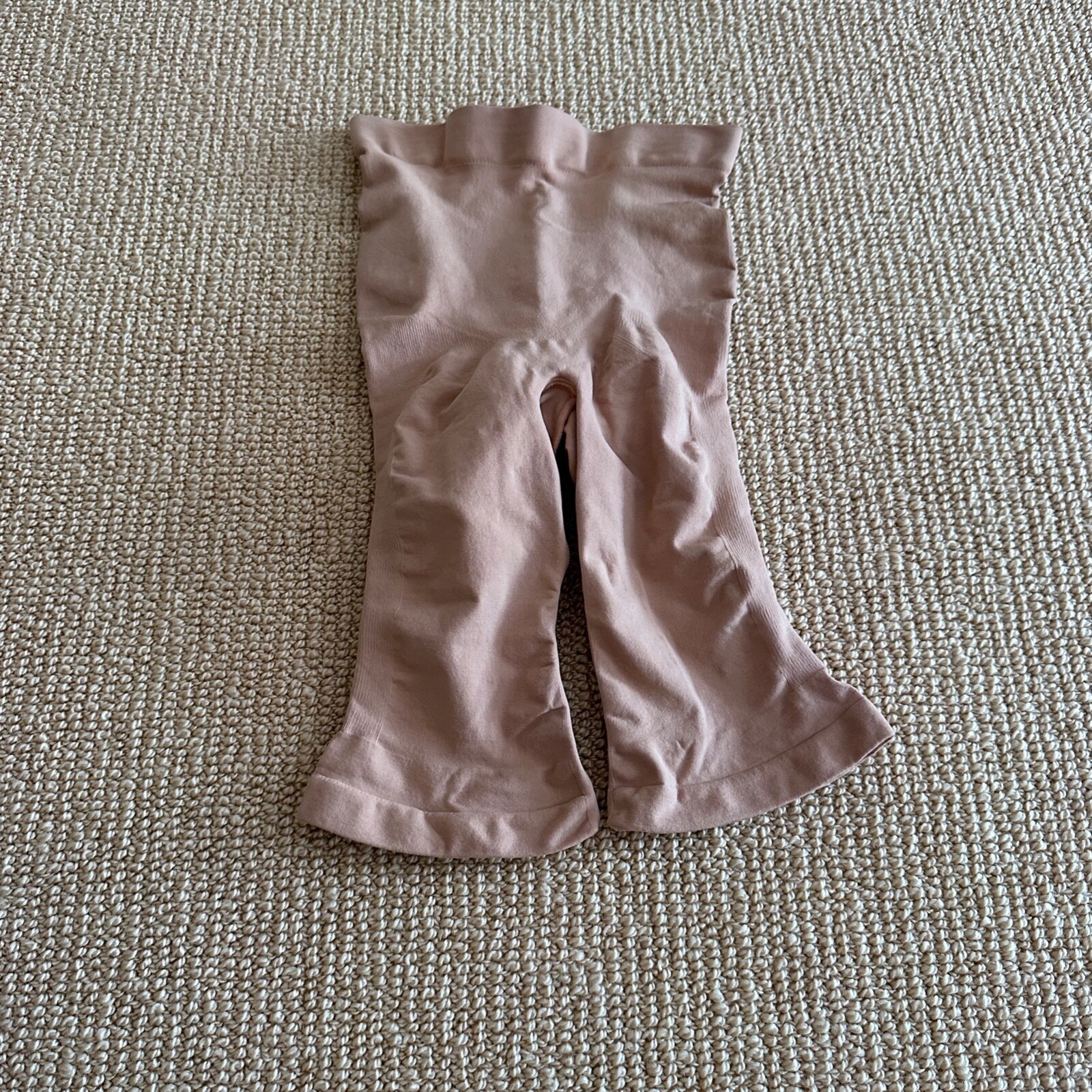 Skims Mid Thigh Sculpting Shorts Shapewear, Size S/M New