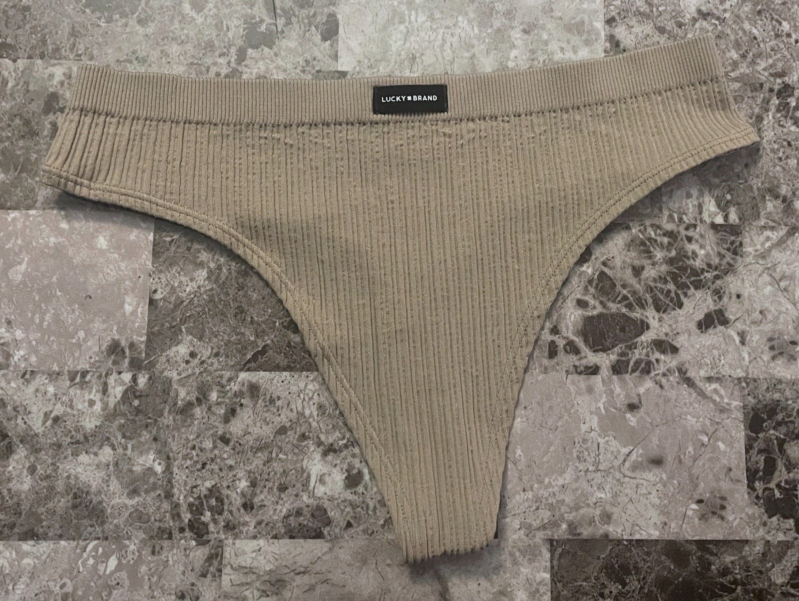 NWOT LUCKY BRAND LARGE TAUPE RIBBED STRIPE STRETCH SEAMLESS THONG PANTIES