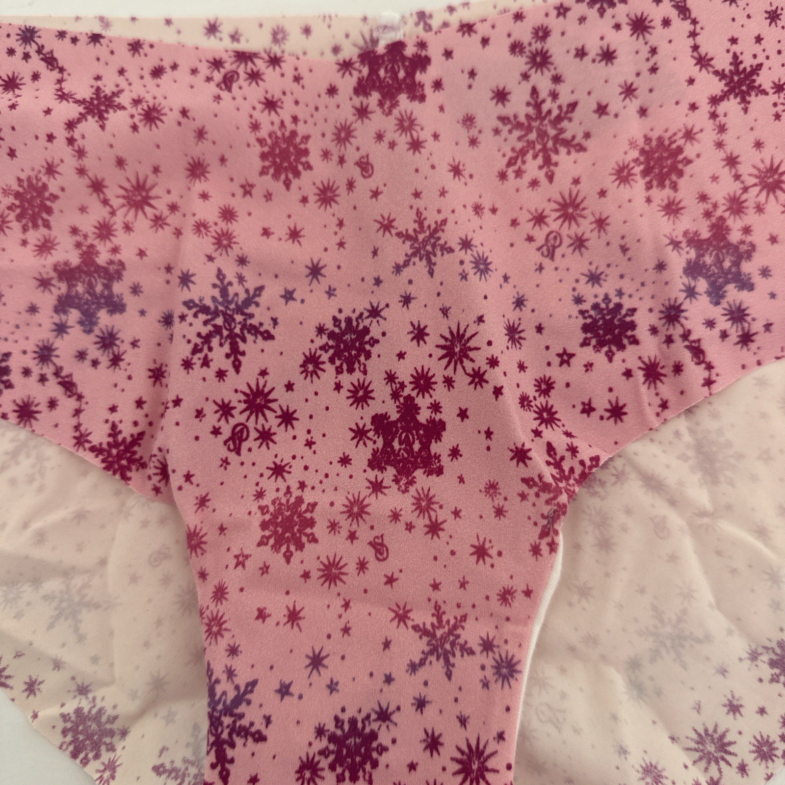 Victoria’s Secret Snowflake Design Hiphugger Panty Size Medium NWT