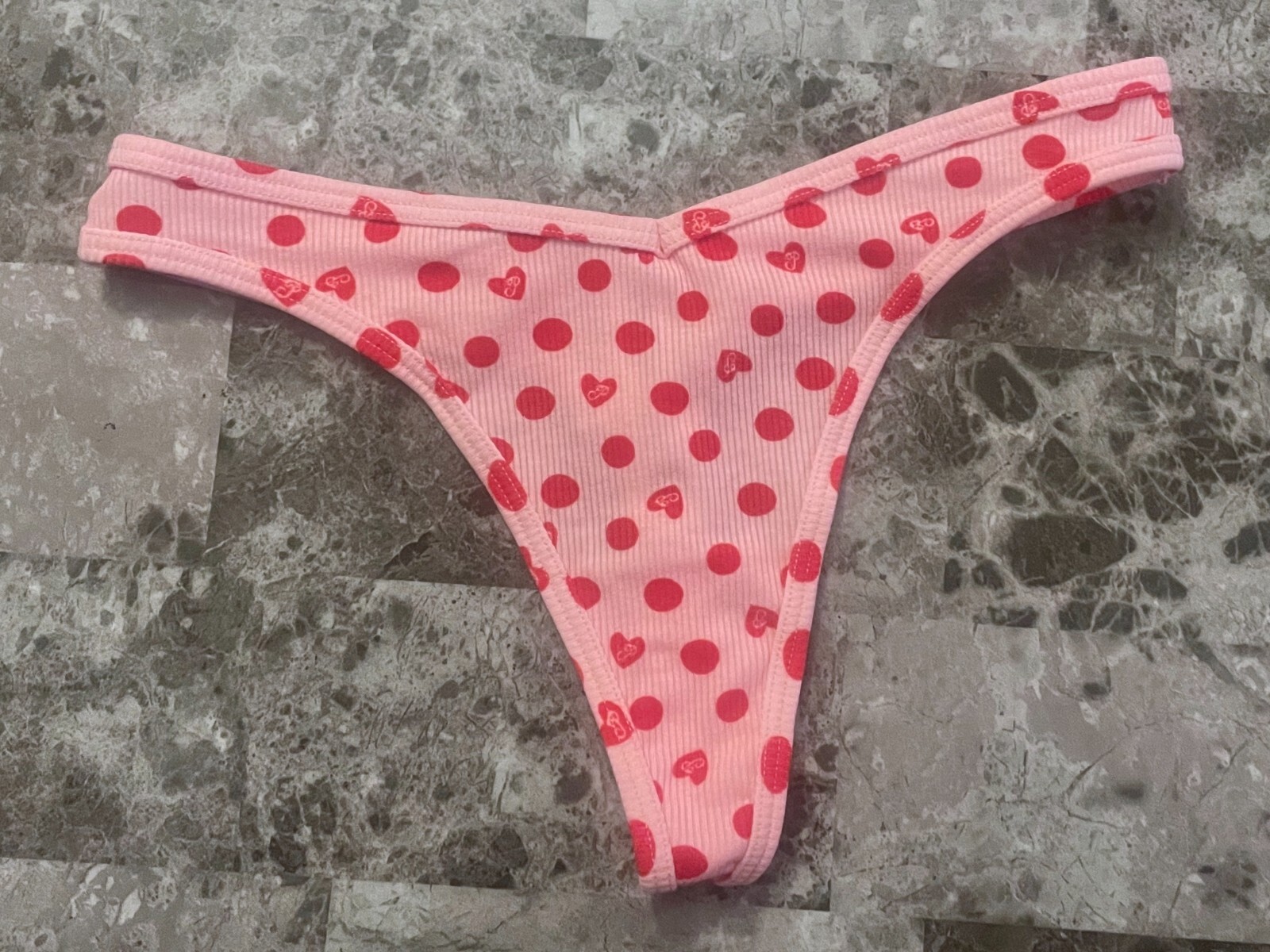 NWT VICTORIA’S SECRET PINK RED POLKA DOT HEART RIB RIBBED KNIT THONG PANTIES