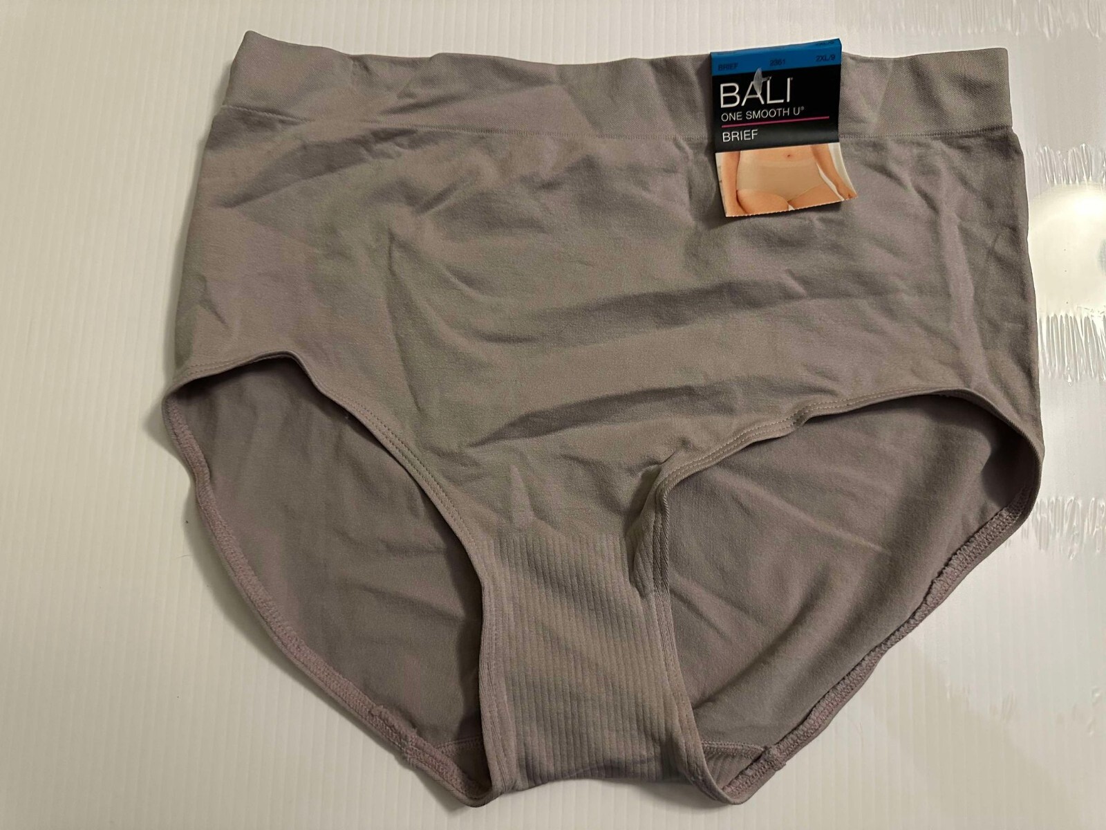 Bali ‘One Smooth U’ Brief Panties 2361 Nude 2XL/9 NWT