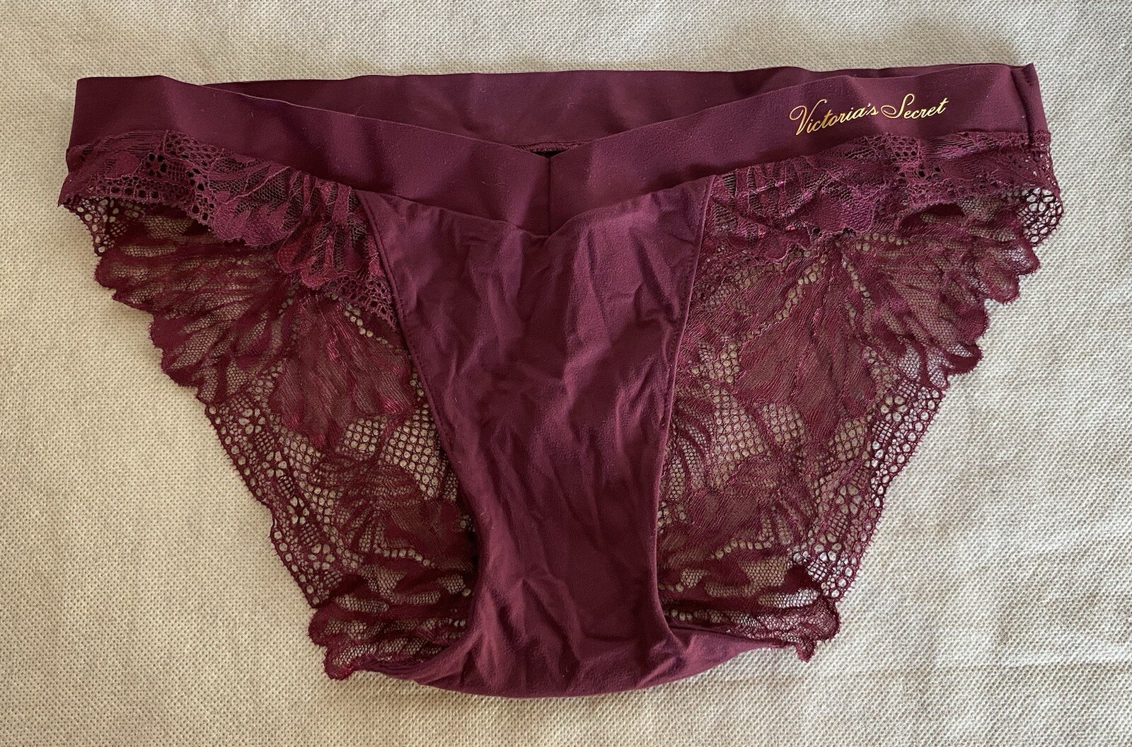 VICTORIA’S SECRET Size M Deep Plum Floral Lace Bikini Panties NWT