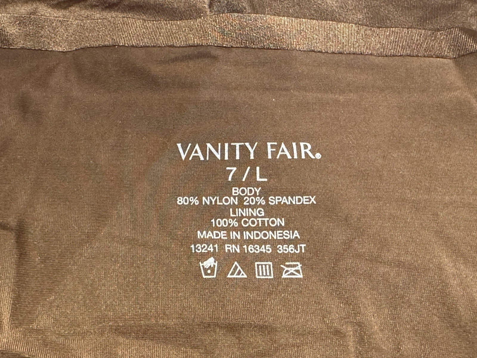 NWT Vantiy Fair Nearly Invisible Brief Panties 13241 7 L 3 Pairs