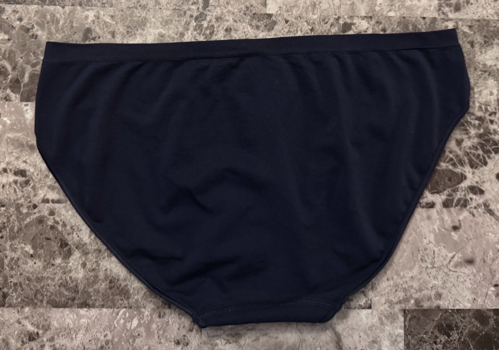 NWT VICTORIA’S SECRET PINK MEDIUM NAVY BLUE LOGO STRETCH SEAMLESS BIKINI PANTIES