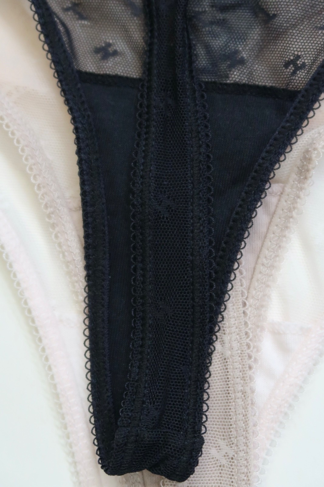 Tommy Hilfiger 3-Pack Sheer Logo Mesh Thong Panties Sz Medium Underwear Women’s
