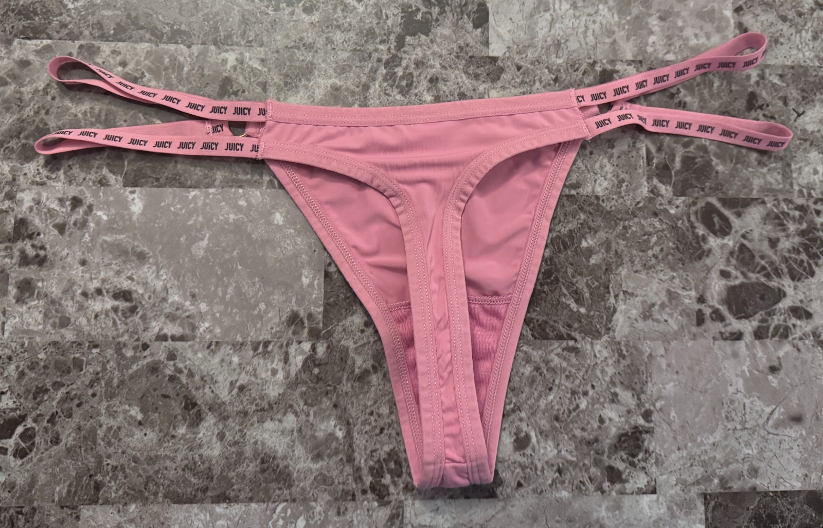 NWOT JUICY COUTURE SMOOTH PINK BLACK LOGO GOLD RING STRAPPY THONG PANTIES