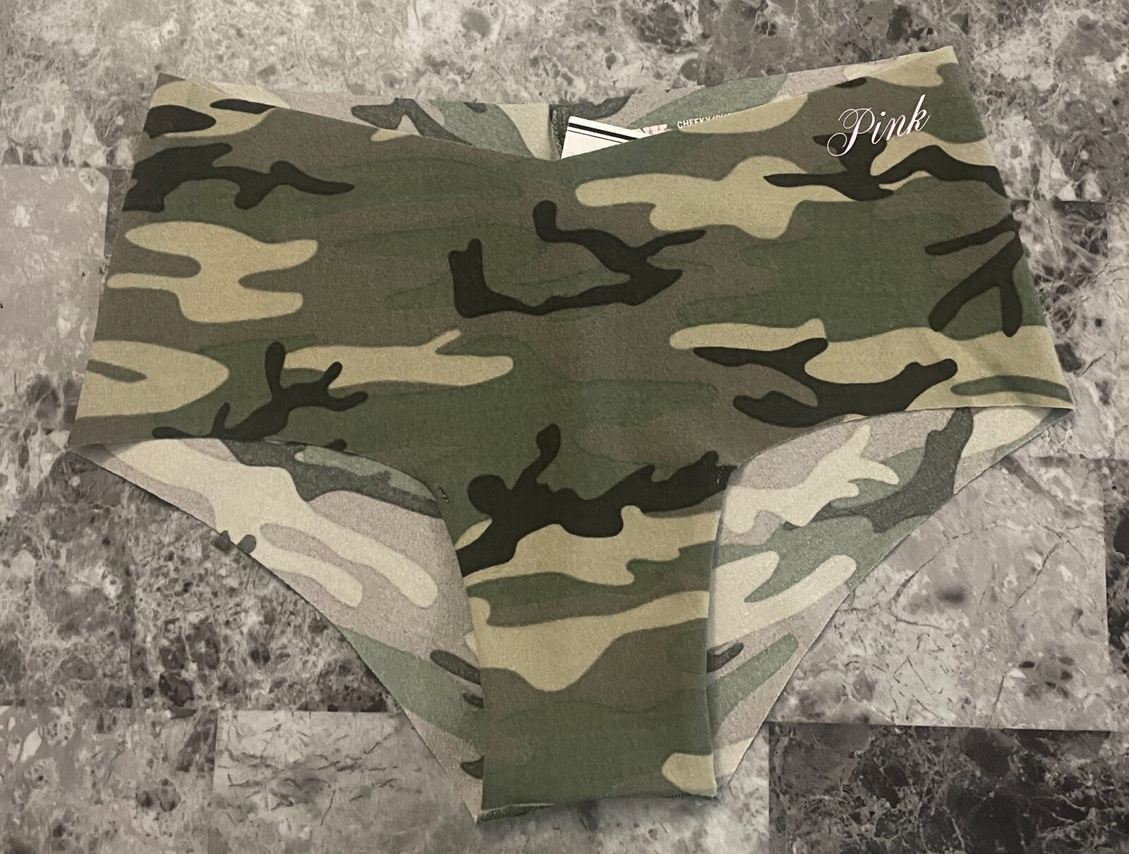 NWT VICTORIA’S SECRET PINK GREEN CAMOUFLAGE CAMO RAW EDGE NO SHOW CHEEKY PANTIES