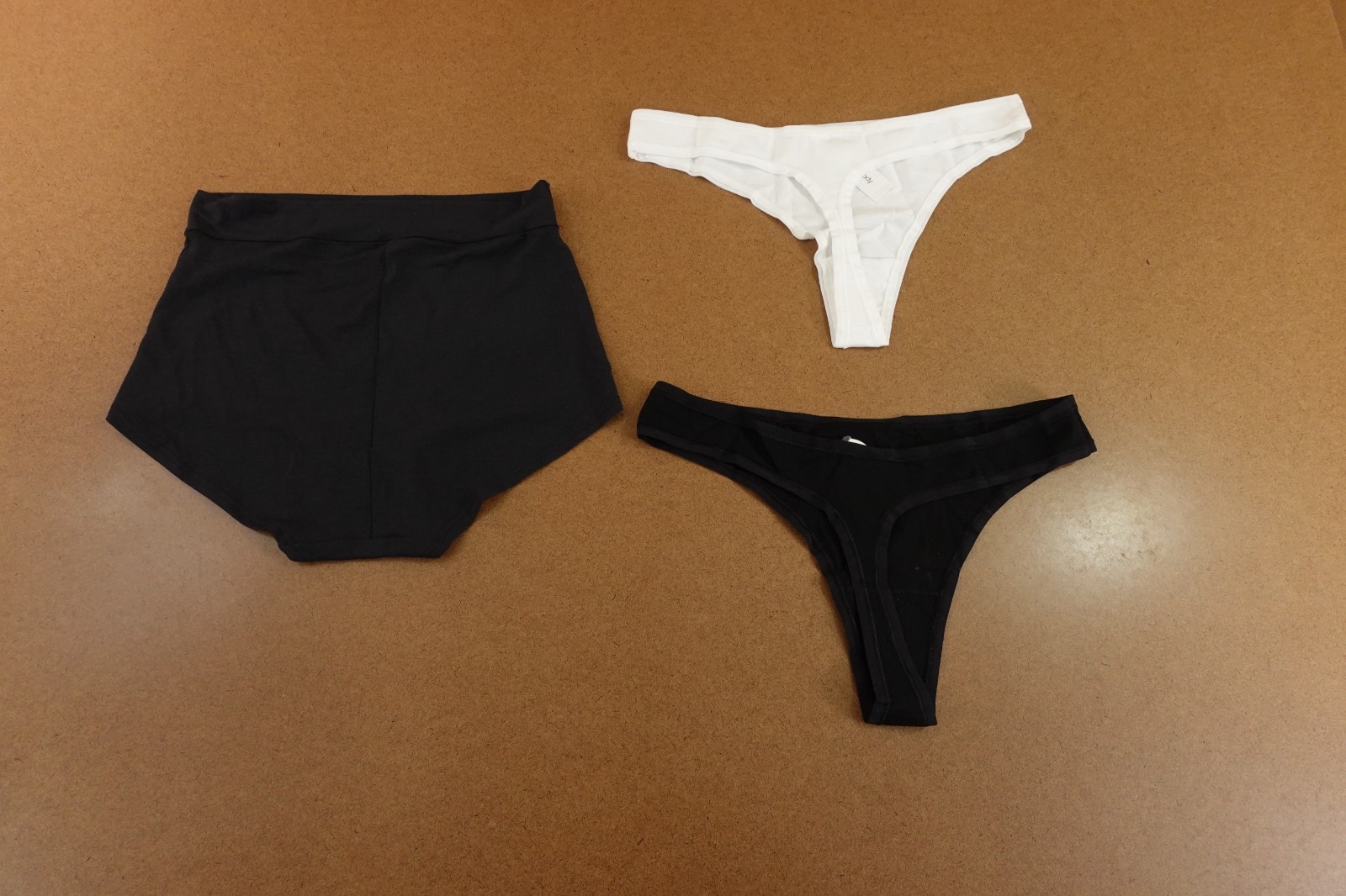 Gap Body Womens Medium Black White Thong High Rise Bikini Panty 3 Pieces NWT