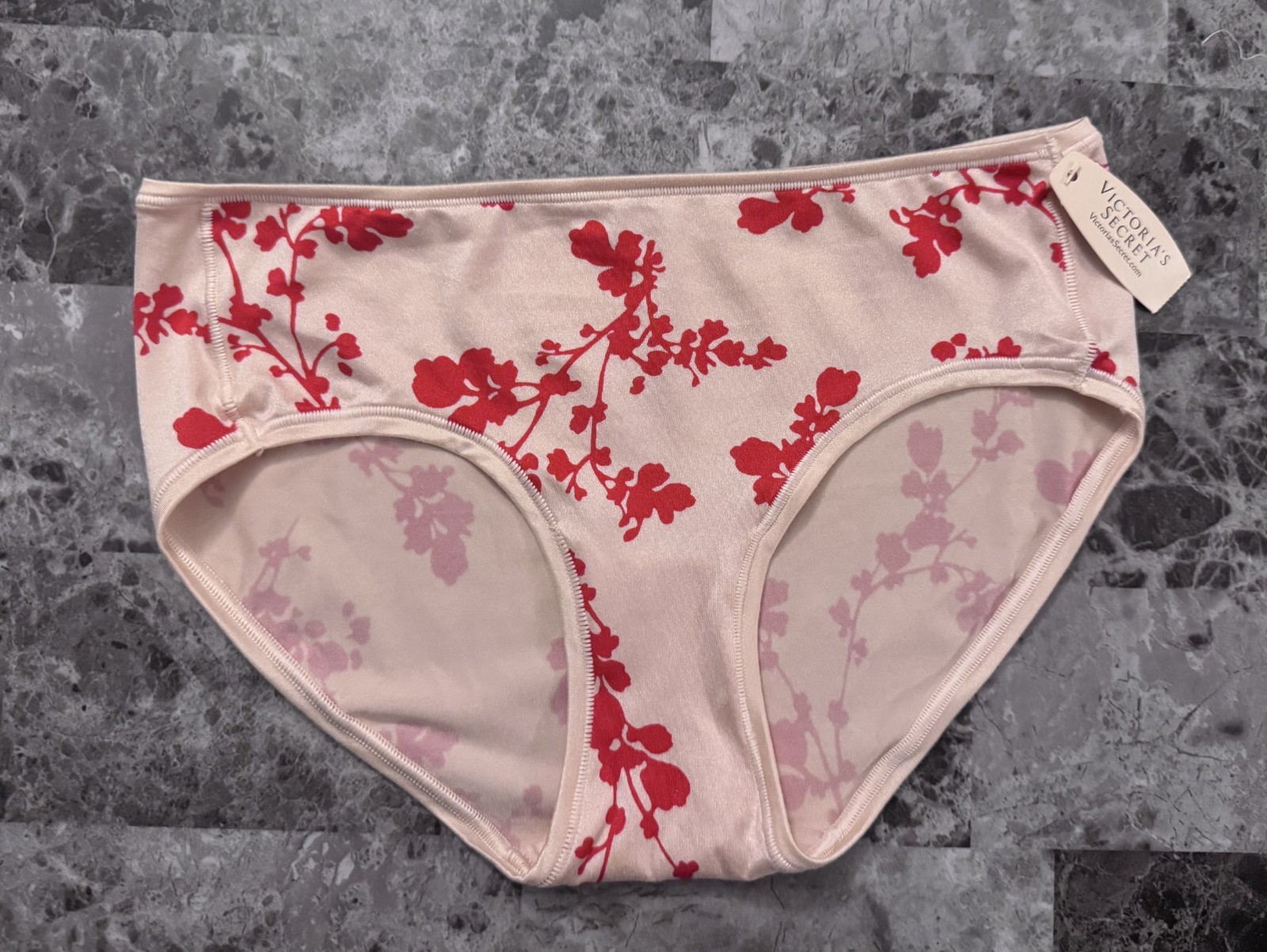 NWT VICTORIA’S SECRET FABULOUS M SMOOTH PINK RED FLORAL RARE HIPHUGGER PANTIES