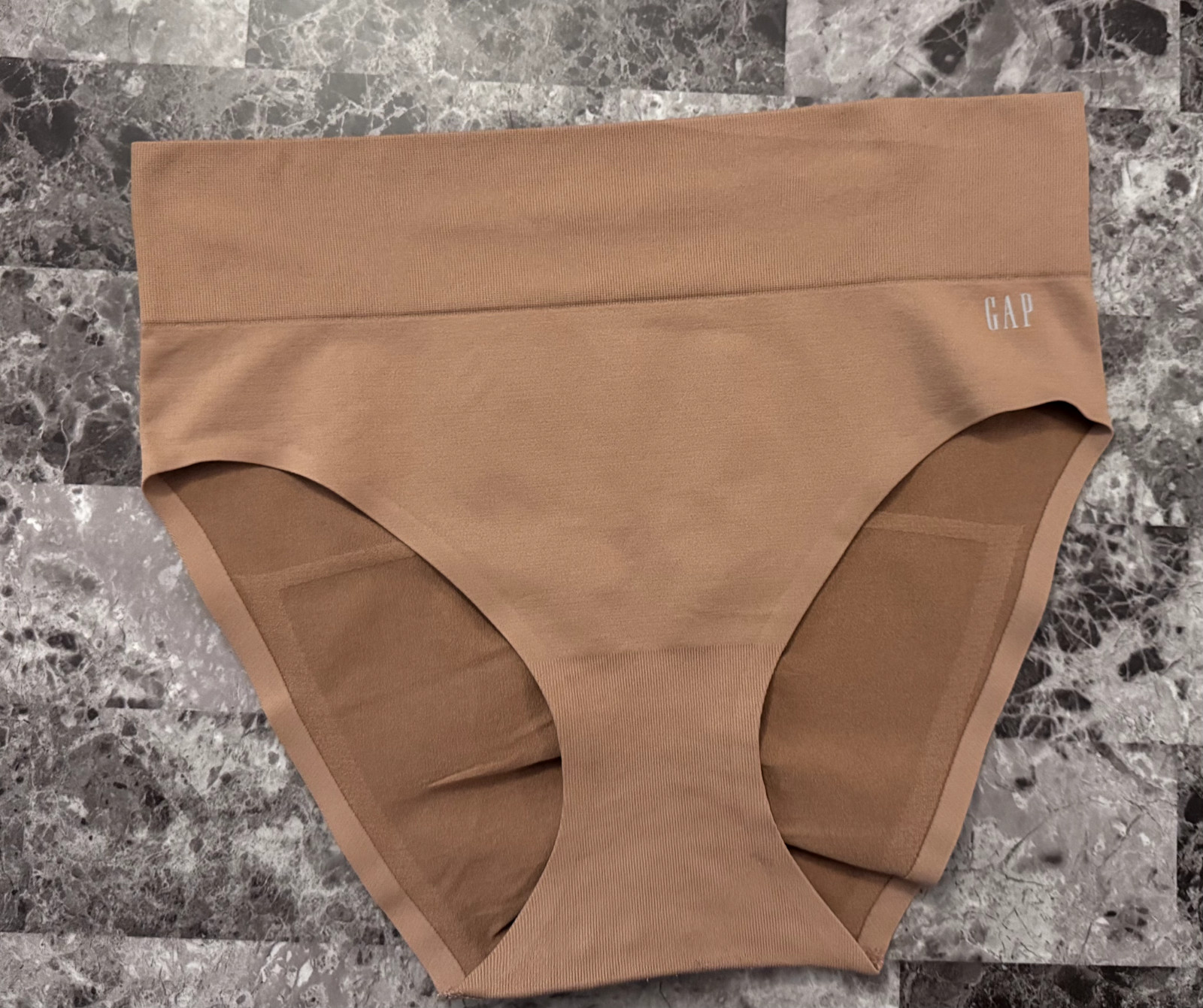 NWOT GAP BODY L TAN RUCHED BACK BONDED STRETCH SEAMLESS SHAPING BRIEF PANTIES