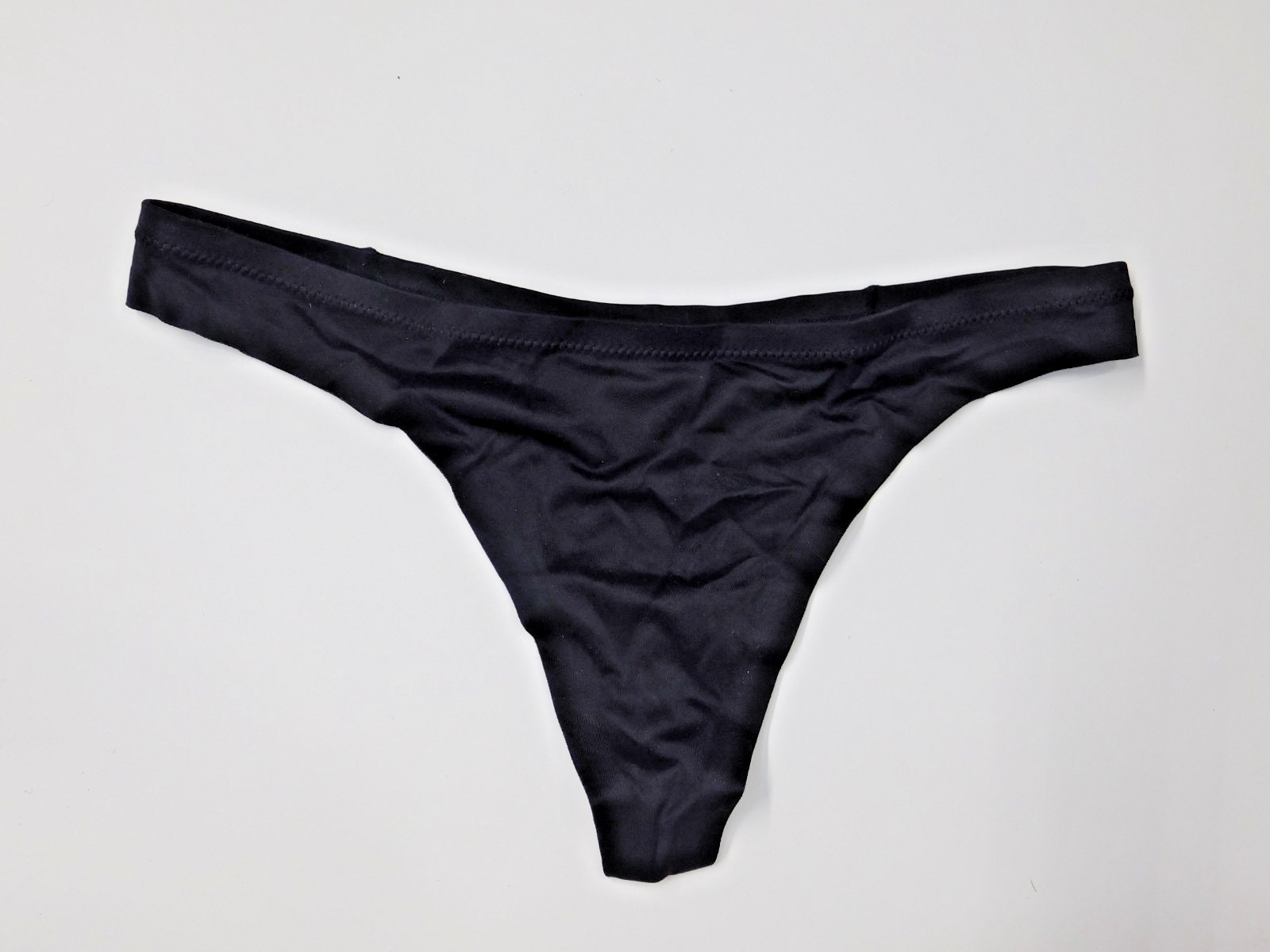 Maidenform Womens Small (5) Black Thong