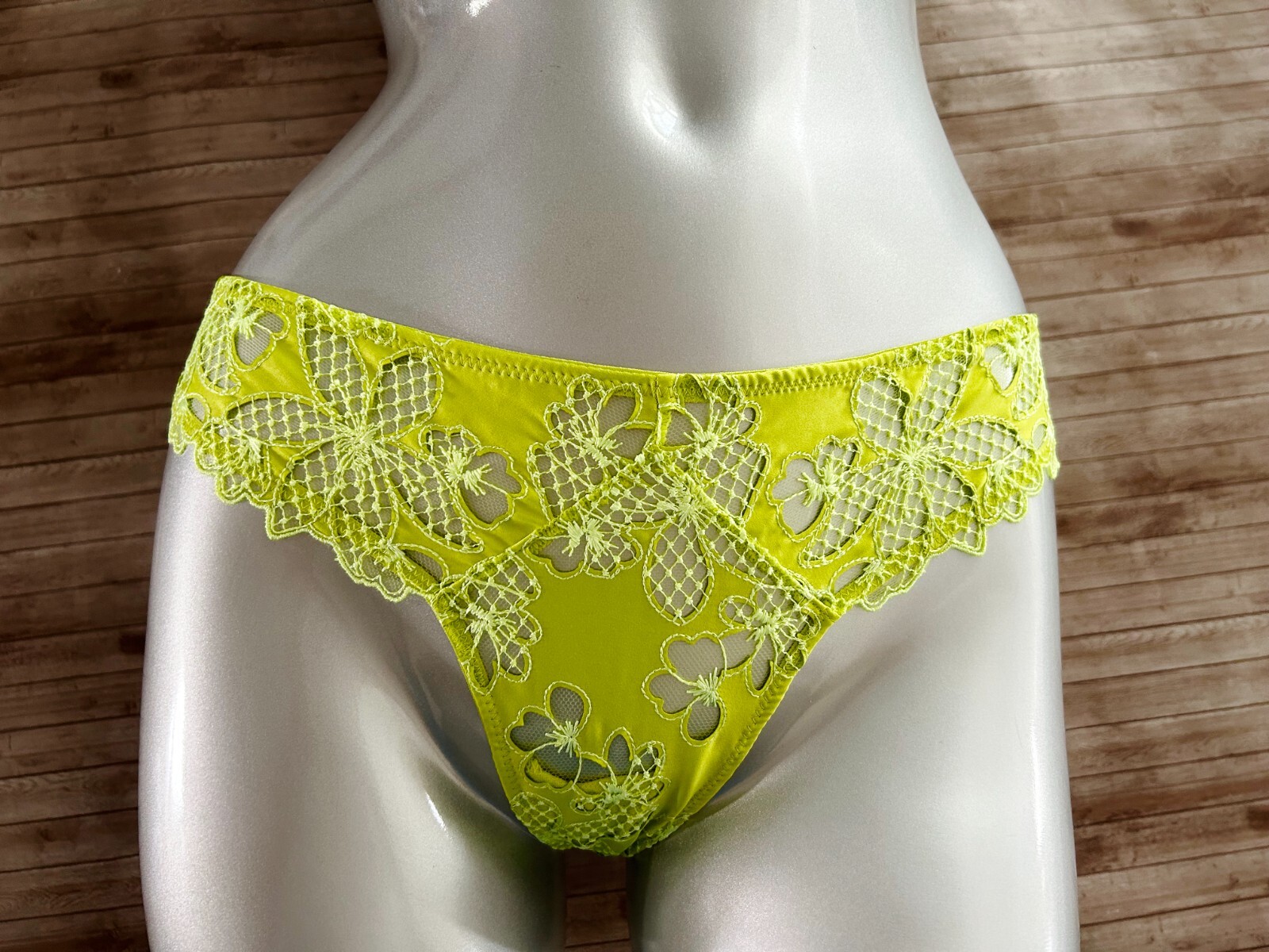 Nwt Victorias Very Sexy Satin Ziggy Floral Embroidered Thong Panty S Limelight