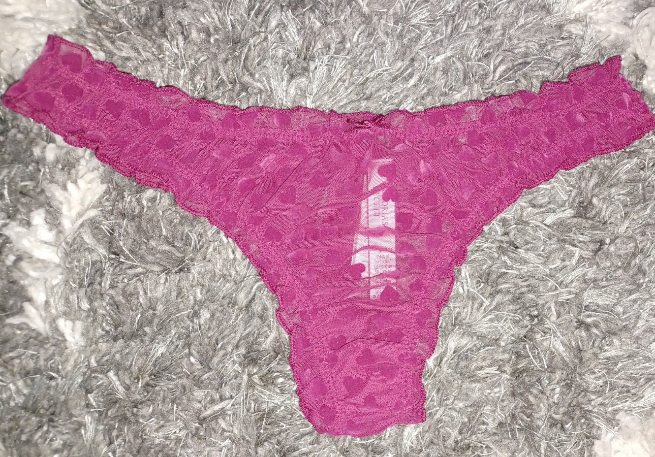 DREAM ANGELS keyhole cut out bk thong Panty NEW SIZe medium fushia hearts