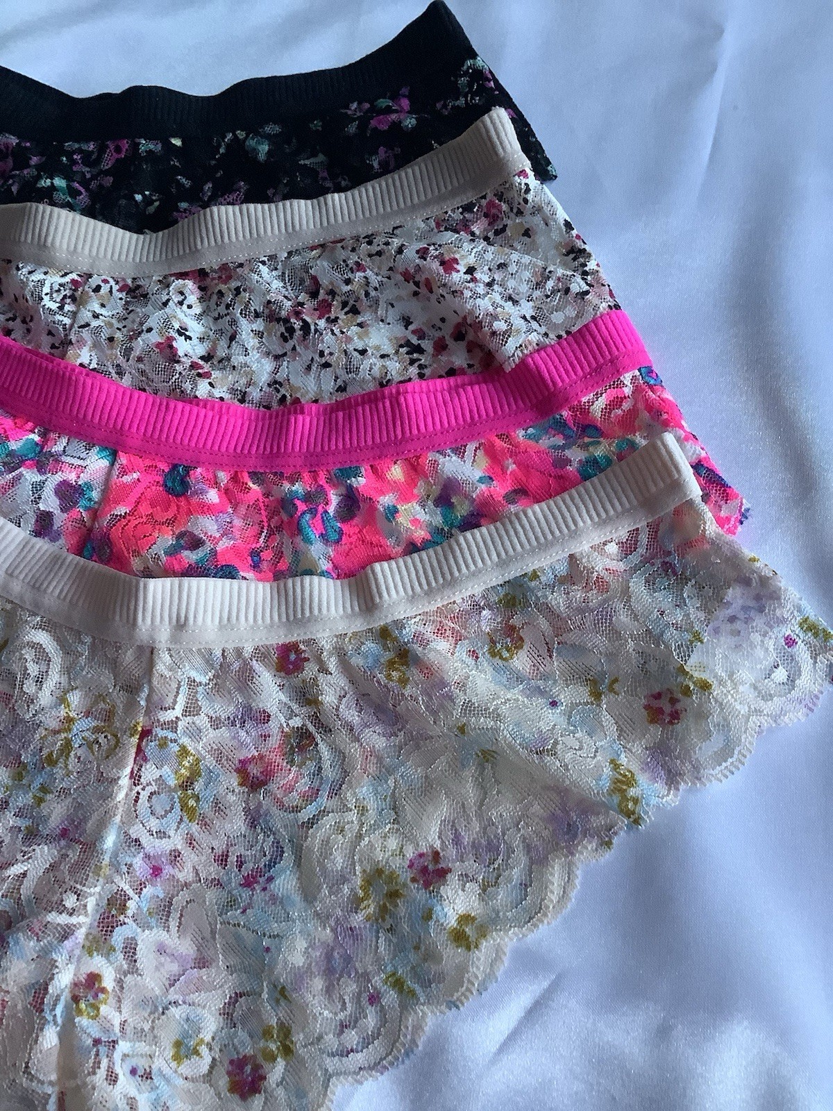 Women’s Floral Lace Cheeky Panties Black Pink White Semi-Transparent 4pk XL