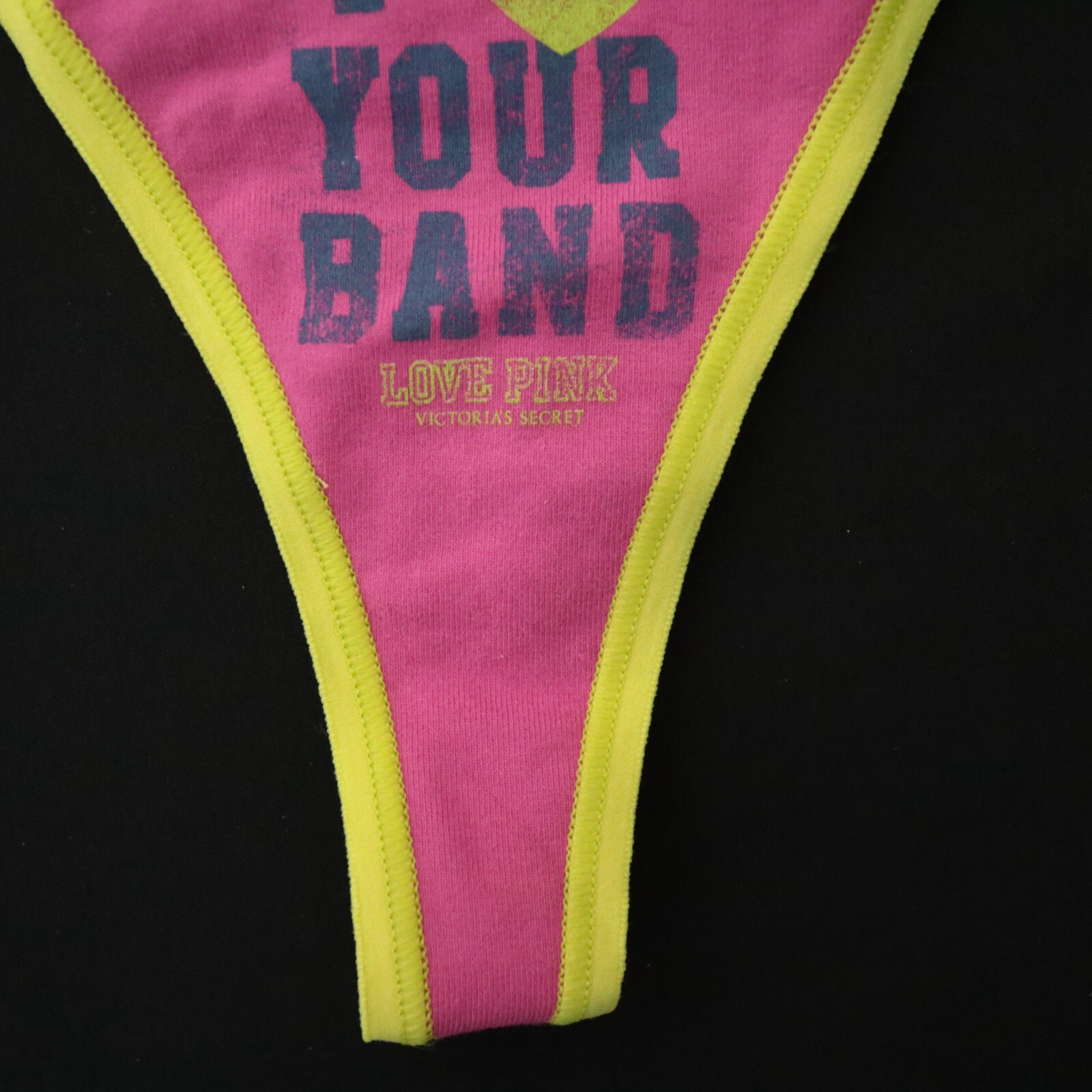 NEW Victoria’s Secret VINTAGE PINK Rare Pattern V-String Thong Panty XS X-SMALL