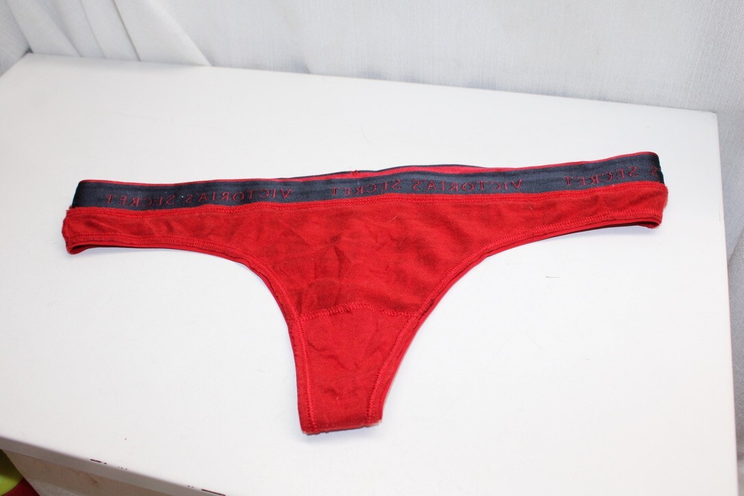 MED Red GOLD Glitter Plaid V-String LOGO Victorias Secret Thong Holiday Pantie