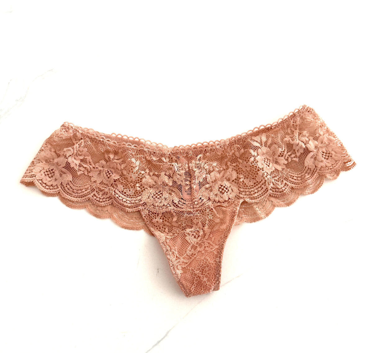 Victoria’s Secret Dream Angels Wide Side Lace Thong Panty Buff