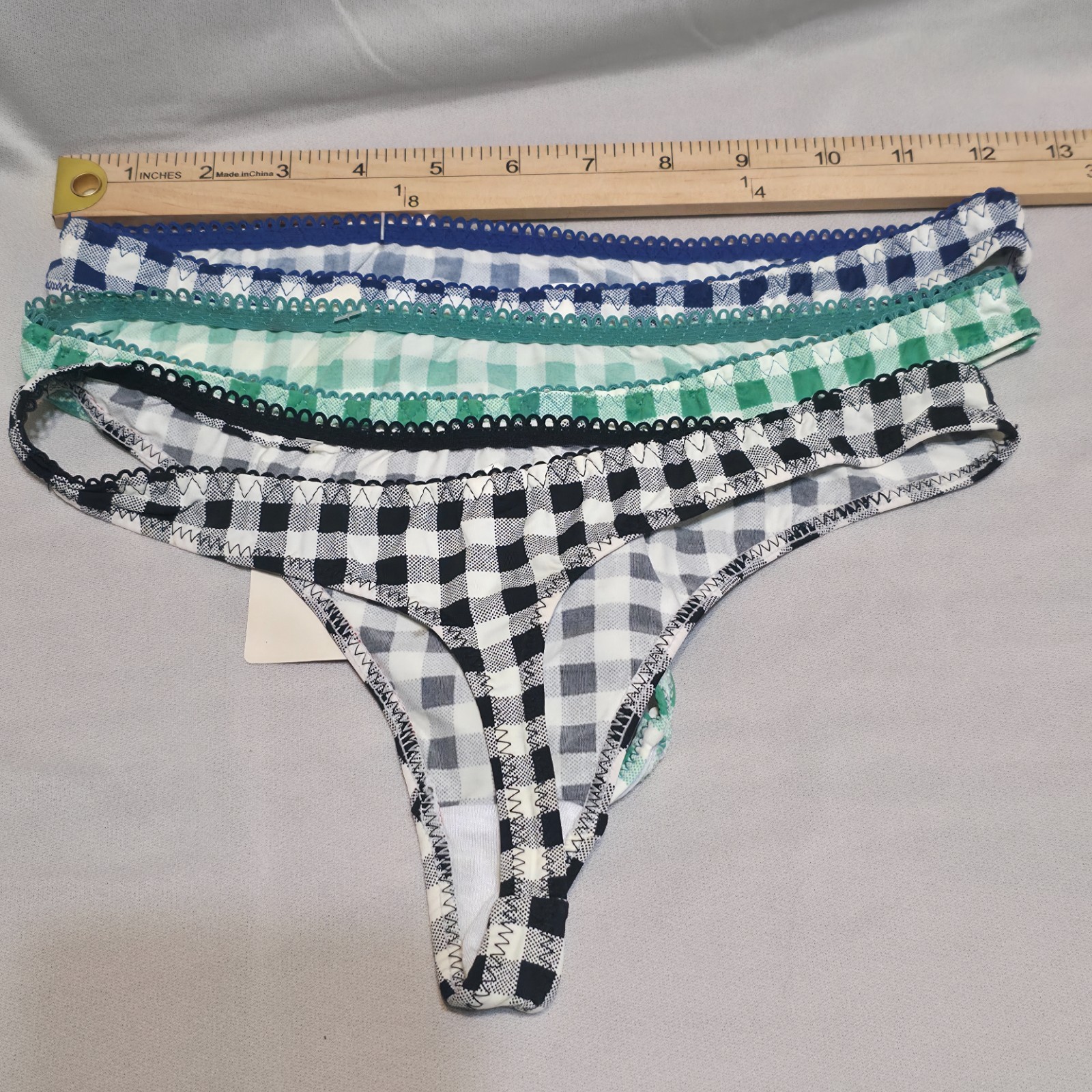 3 Queen’s Lady’s Thong Checkerd Heart Studded Panties Underwear Size Large NWT