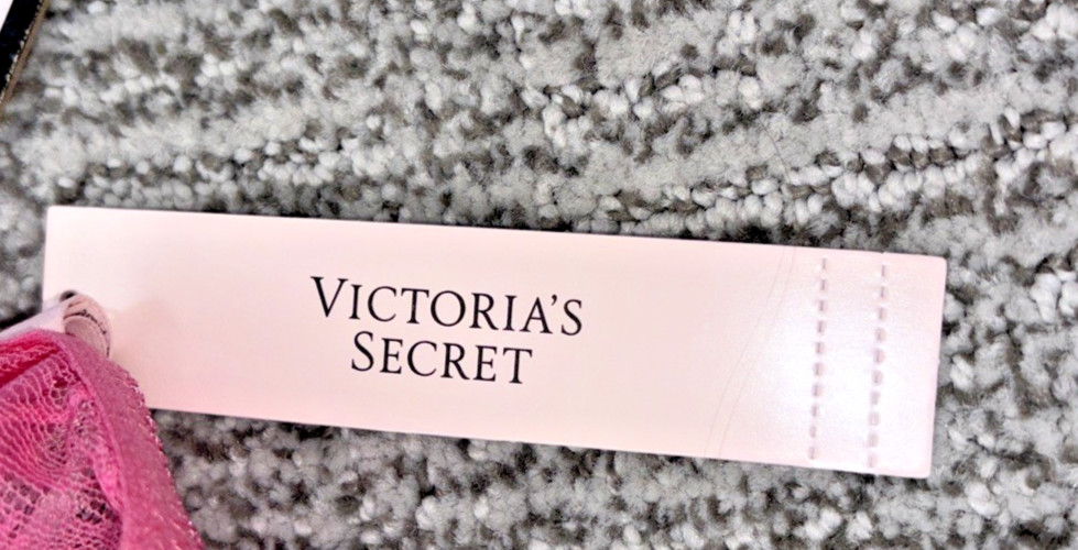 Victoria’s Secret Very Sexy NWT Medium Pink Lace Trim High Leg Thong Panty