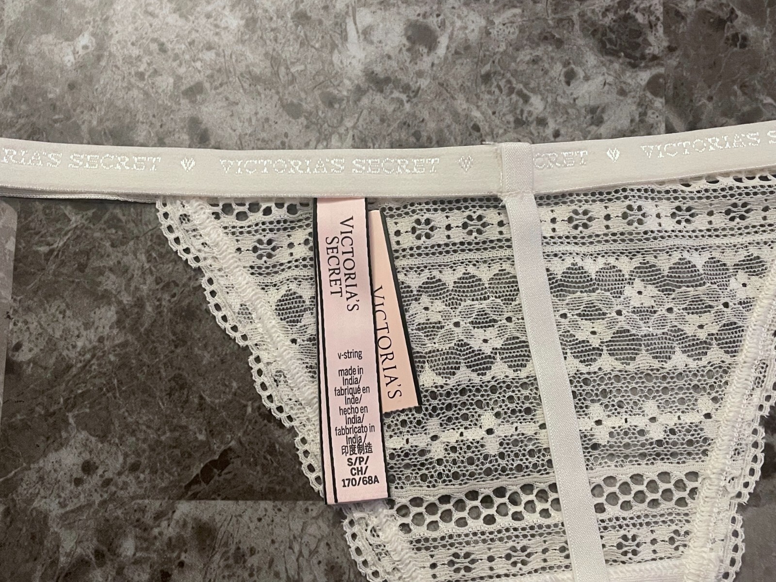 NWT VICTORIA’S SECRET S COCONUT WHITE SCALLOP LACE LOGO RARE V STRING PANTIES