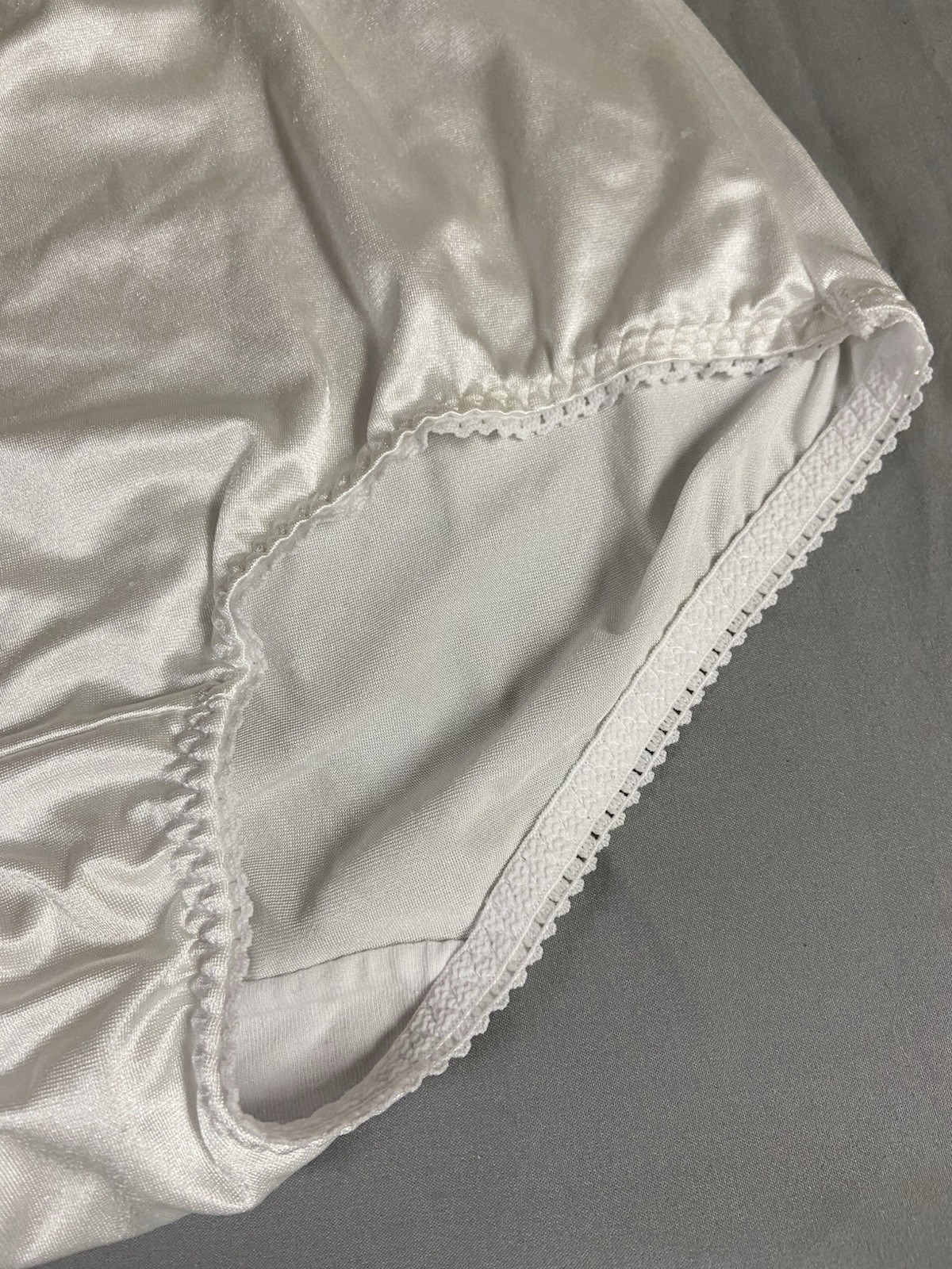 Vanity Fair Undershapers Light Control Satin Nylon Brief Panties Size L White
