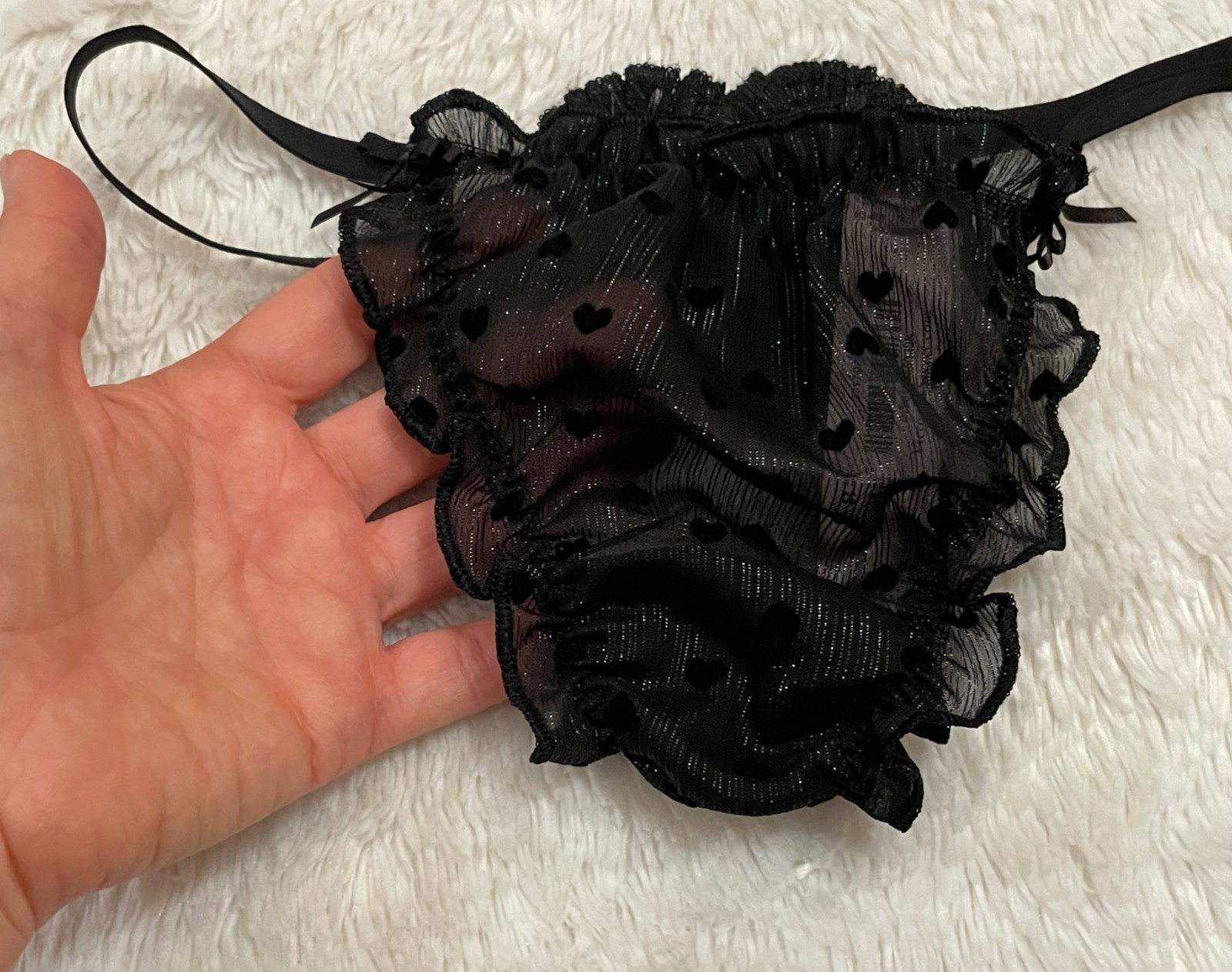 L VICTORIA’S Secret HEART CHIFFON STRAP V-STRING Thong Panty Flocked Ruffle Bows