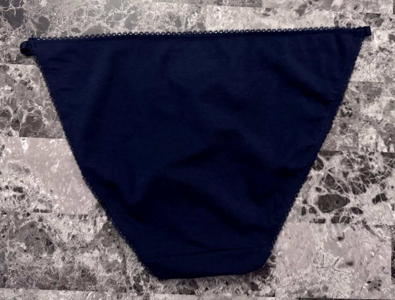 VICTORIA’S SECRET NAVY BLUE EMBROIDERED SNOWFLAKE PICOT STRING BIKINI PANTIES
