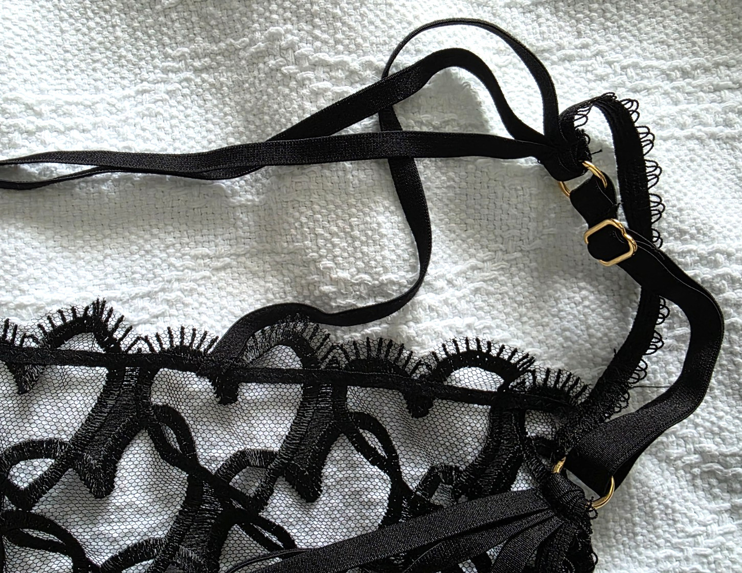 Victoria’s Secret Very Sexy Strappy Bikini Hearts Panty Large Black X-Large NEW