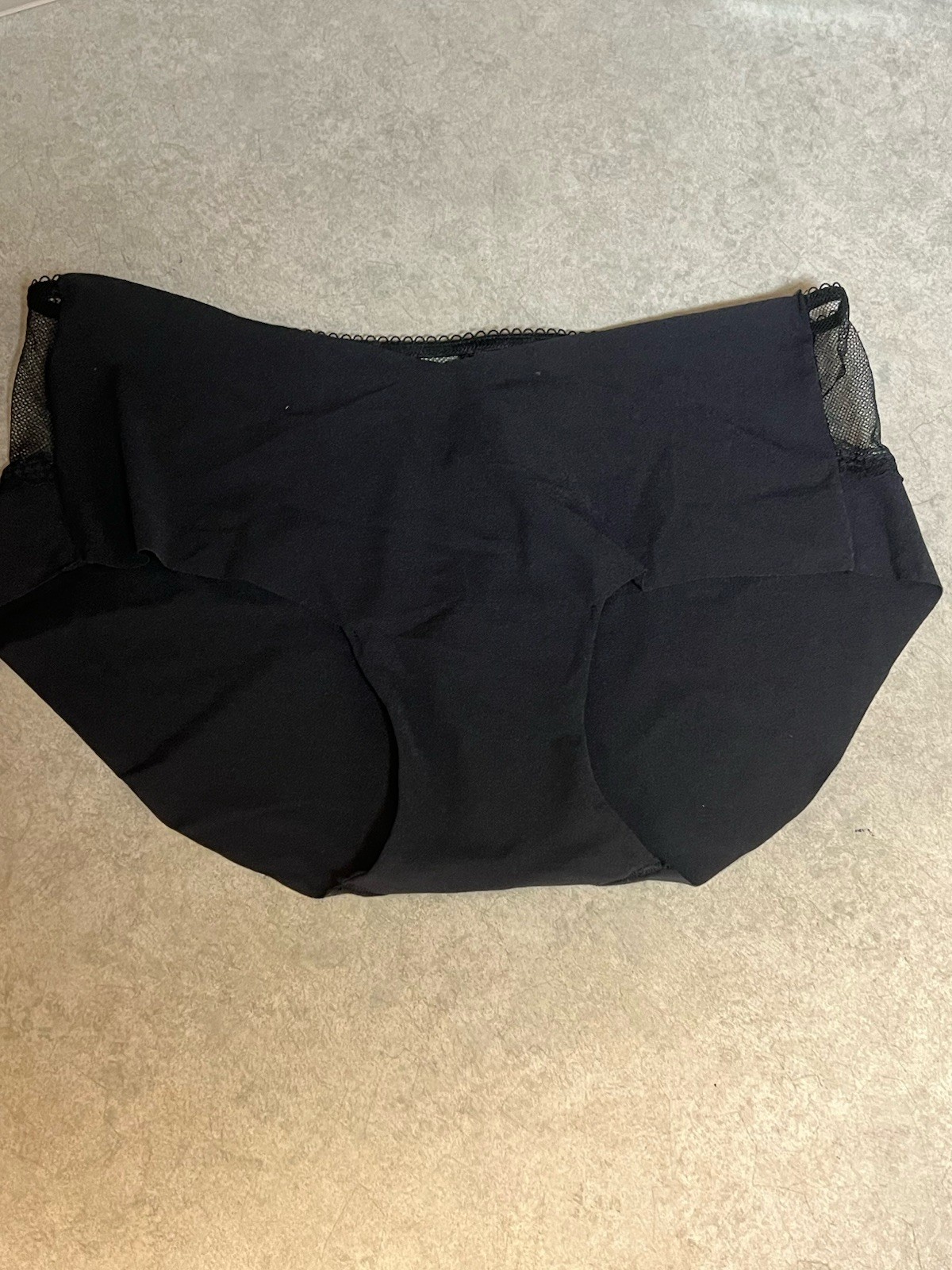 NEW VICTORIAS SECRET BLACK SZ MED HIPHUGGER/HIPSTER PANTIE RETAILS $14.50