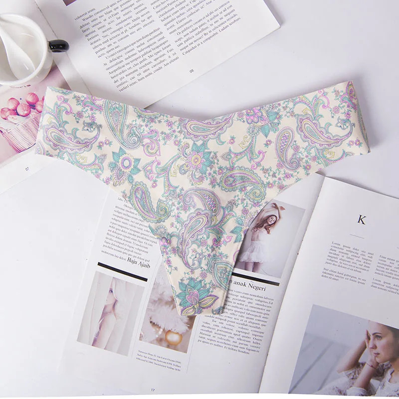 Cotton Low Rise Thong Panties Lace Trim Soft Breathable Stretch Comfort Fit