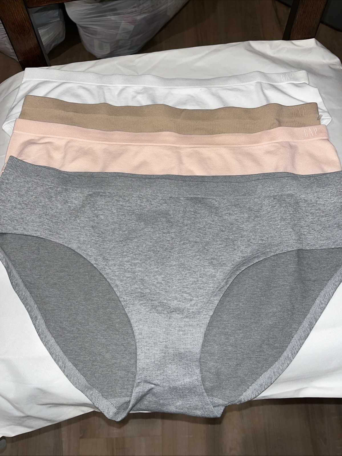 GapBody Women’s 4 Pack Seamless Hipster Size XXL Multi
