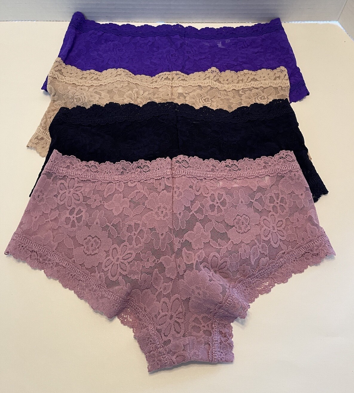 HANKY PANKY LACE BOYSHORTS PANTIES SET OF 4 ASSORTED COLORS SIZE XS