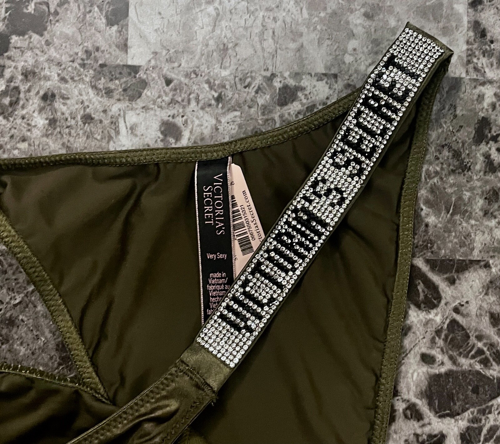 NWT VICTORIA’S SECRET GREEN SMOOTH RHINESTONE SHINE STRAP LOGO BRAZILIAN PANTIES
