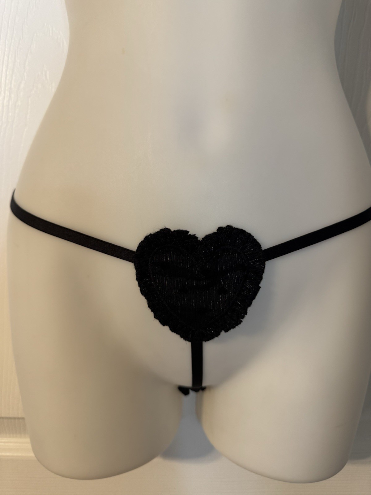 VICTORIA’S SECRET S BLACK HEART V STRING PUCKERED RUFFLE SHIMMER SISSY PANTIES