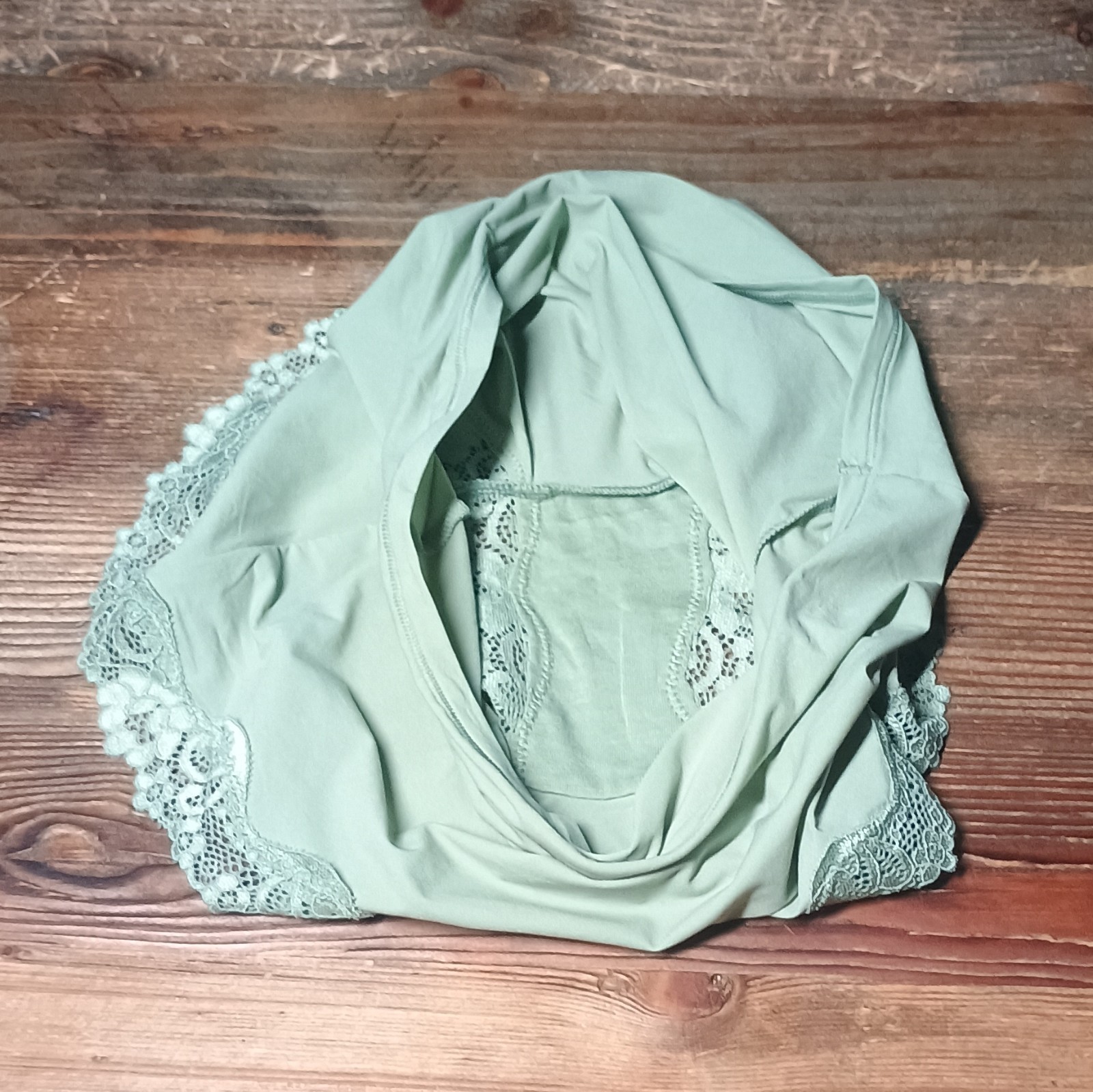No Boundaries Women’s Green Lace Trim Stretch Boyshort Panties Size M