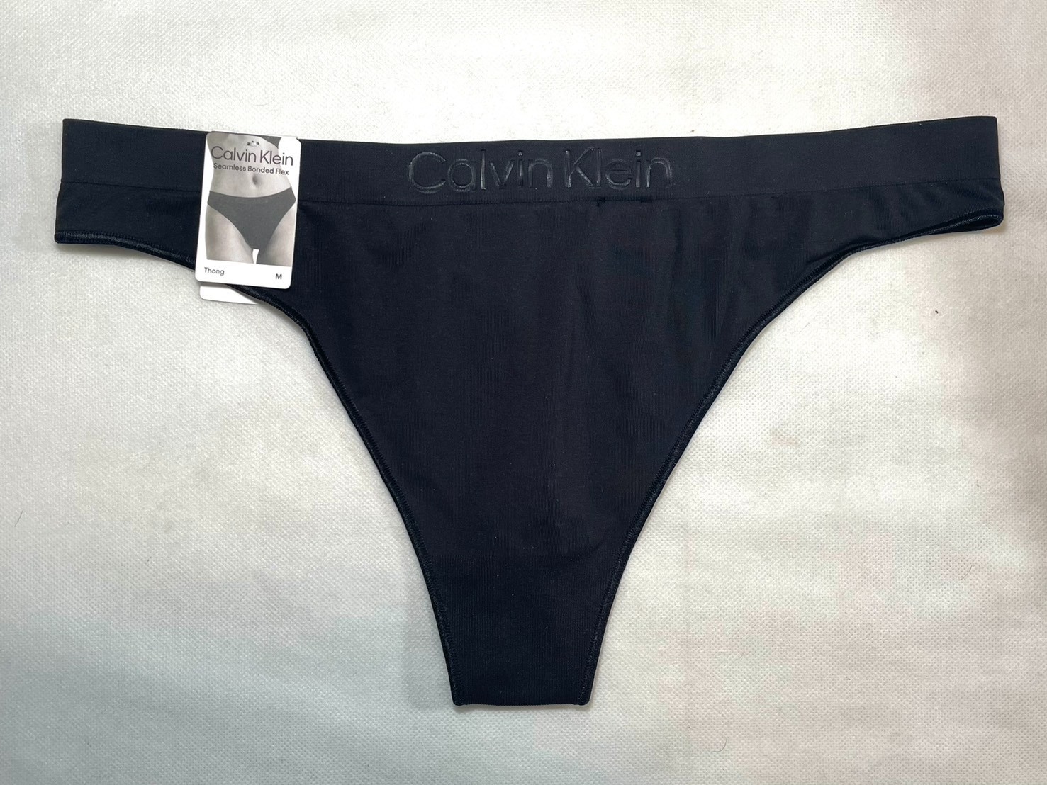 NWT Calvin Klein Women’s M Bonded Flex Thong Underwear QD3958 Black