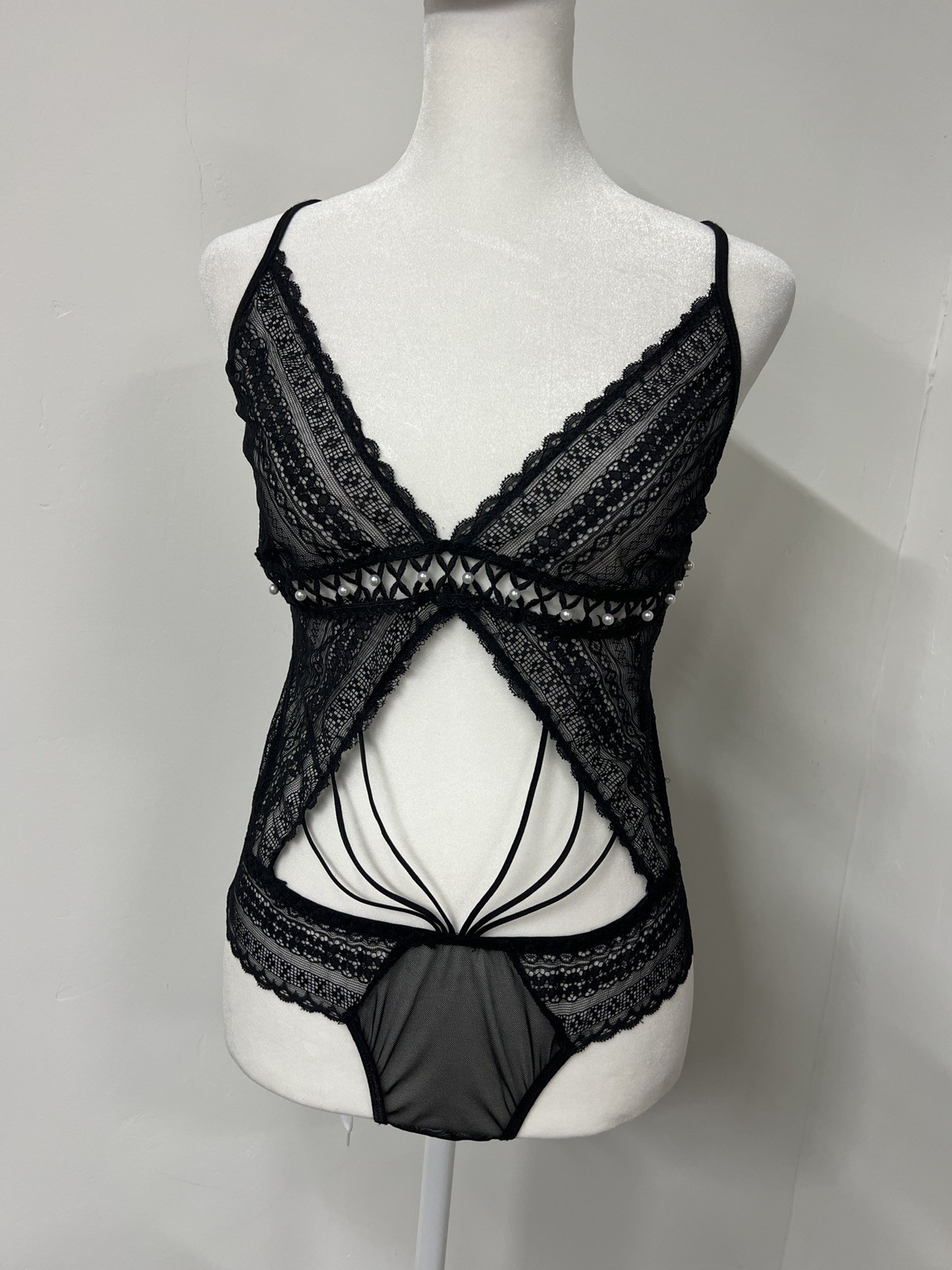 Killer Legs Women’s M-L Lingerie Black Delicate Lace Secrets Fishnet Pearl Sexy