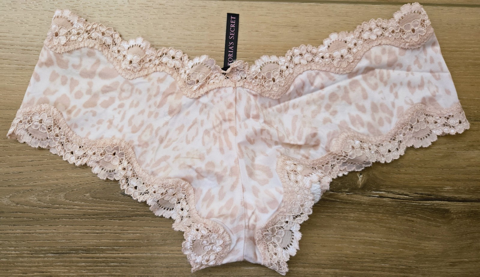 NWT Vintage Victoria’s Secret Animal Silky Smooth Lace Cheeky Panties Bow XS