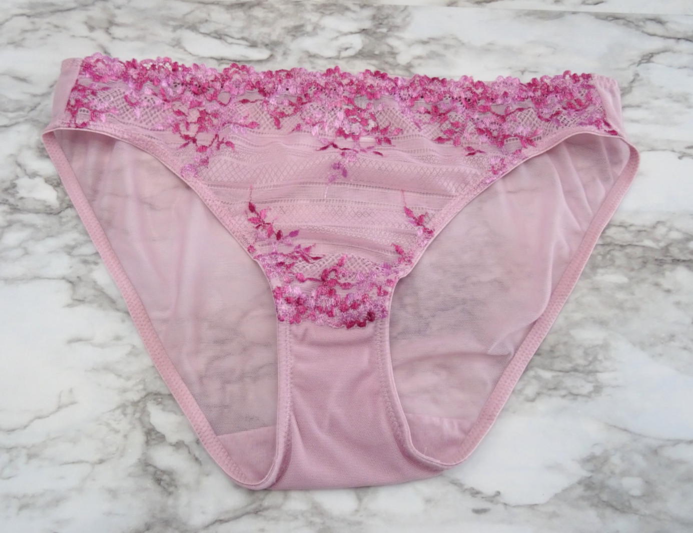 Wacoal 64391# Embrace Lace Bikini 1-Pack Panties US Size M