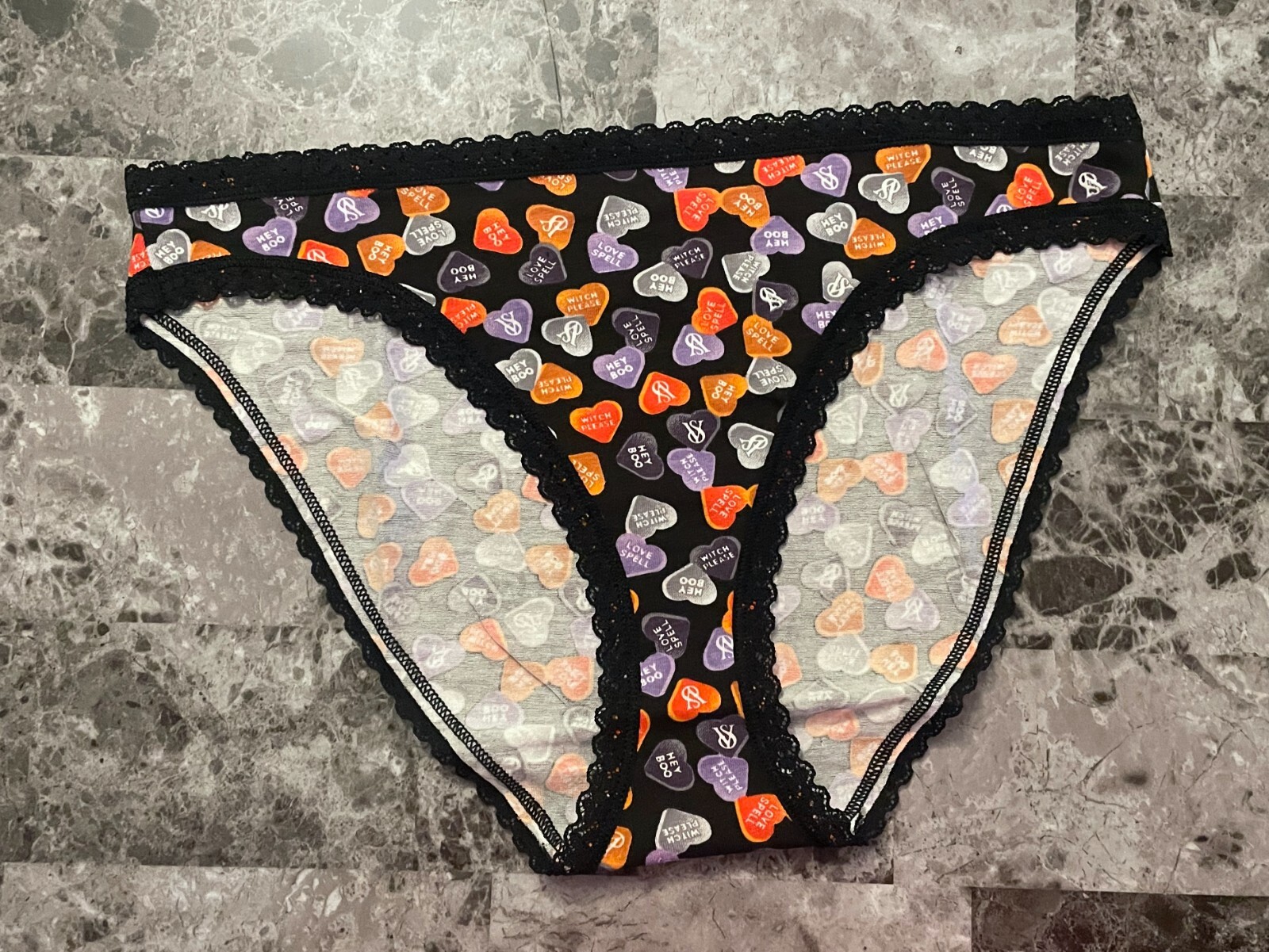 NWOT VICTORIA’S SECRET CANDY HEART WITCH PLEASE BOO HALLOWEEN BIKINI PANTIES