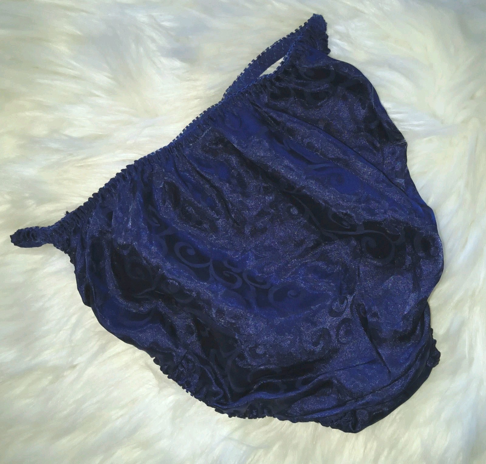 Vintage Nwot 1990s Satin & Lace String Bikini size Medium/6. Bubble Butt. Navy