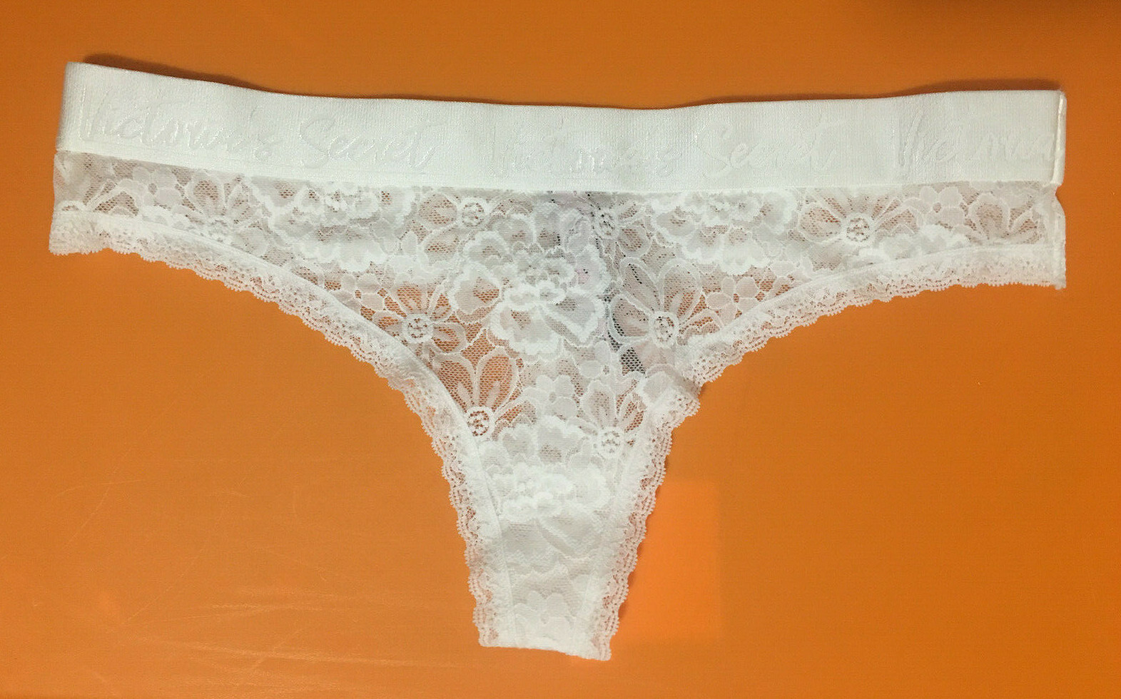 Victorias Secret White Floral Lace Thong Panty Size M Logo Waistband Elastic NWT
