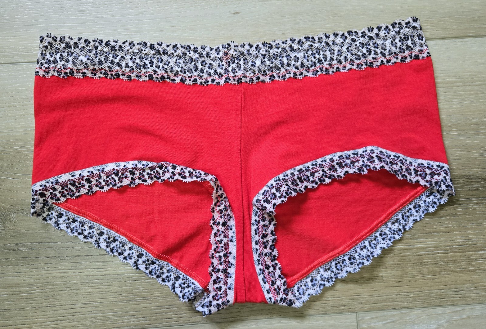 Vintage Victoria’s Secret Red 95% Cotton Animal Lace Trim Boy Short Panties M