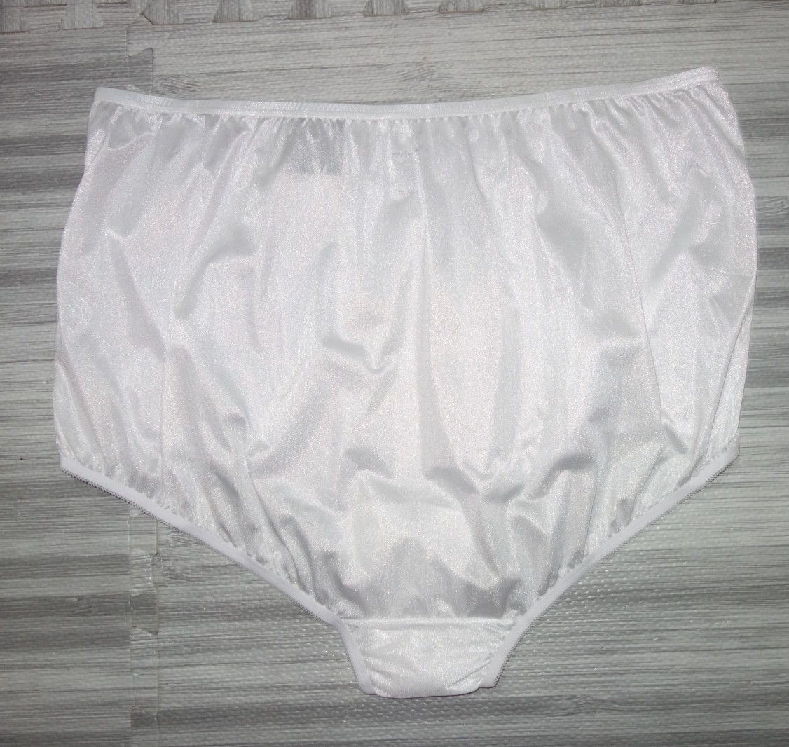 Vanity Fair Panties Brief Perfectly Yours Ravissant Nylon Sz. 12/5XL Style 15712