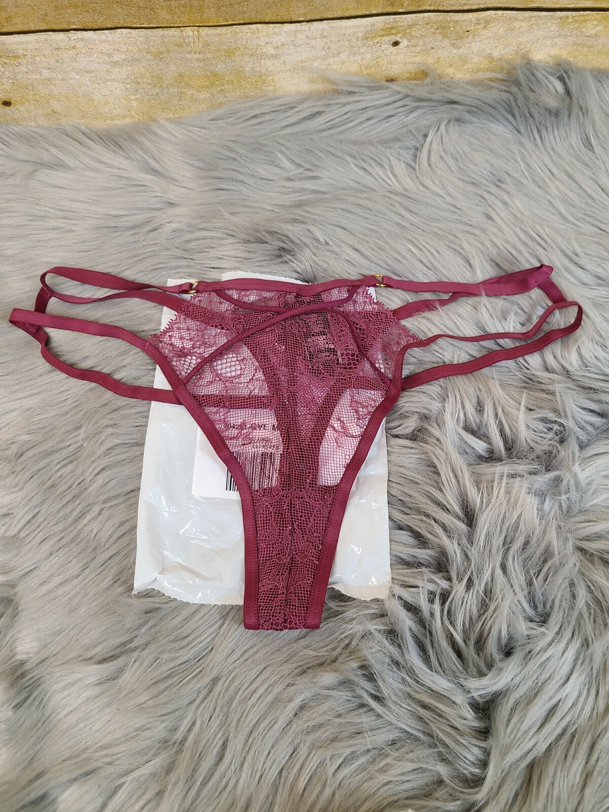 NEW Victorias Secret Very Sexy Core Lace Strapy Thong Panty Size M Burgandy