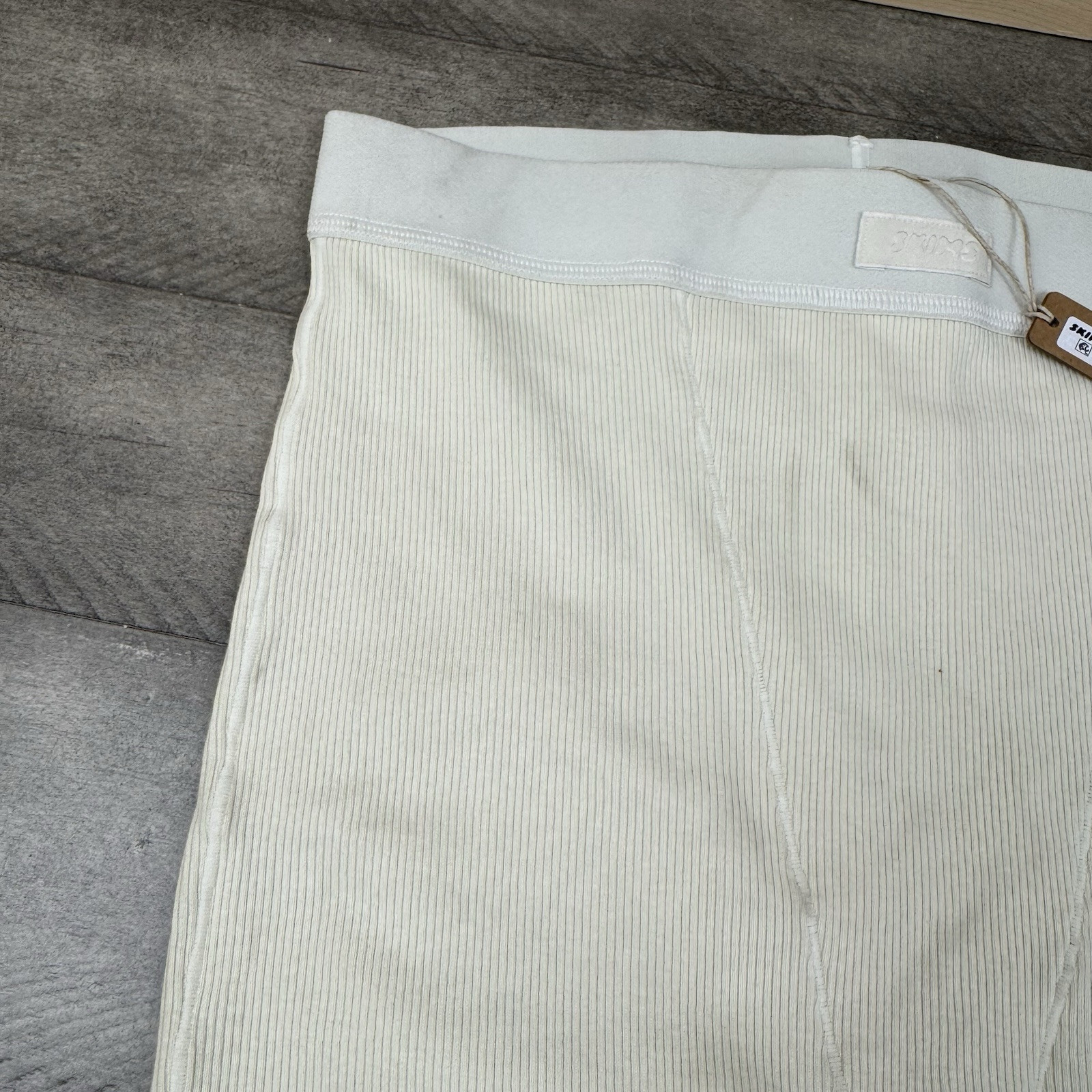 SKIMS Cotton Rib Boxer Womens Size S Breathable Soft Elastic Waistband Bone Read