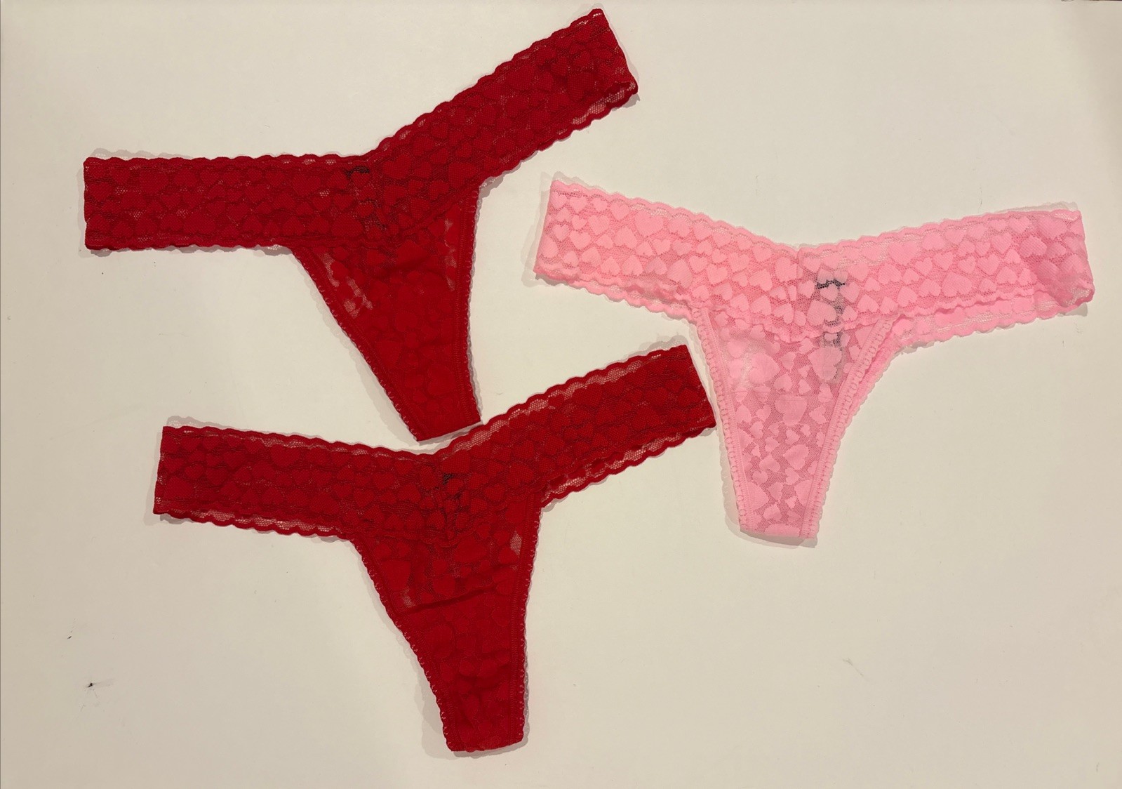 Victoria’s Secret The Lacie Lace Heart Thong Panties 3-Pack One Size Stretch