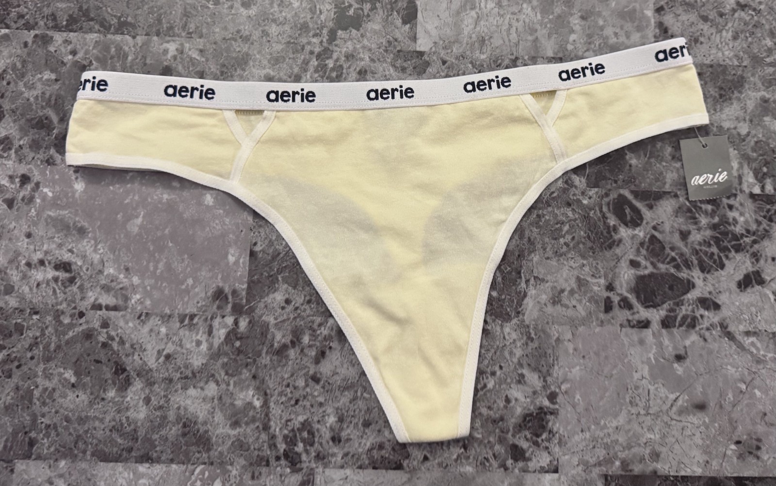 NWT AERIE AMERICAN EAGLE MEDIUM YELLOW LOGO WAISTBAND CUTOUT RARE THONG PANTIES